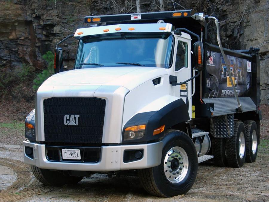  Caterpillar CT660 Dump Truck 6x4 2011 года  (фото 1 из 3)